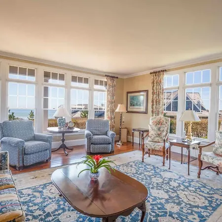 Elegant Chatham Home Steps To Hardings Beach Dog Friendly